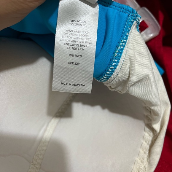 Plus-Size Tankini Set - Picture 4 of 4